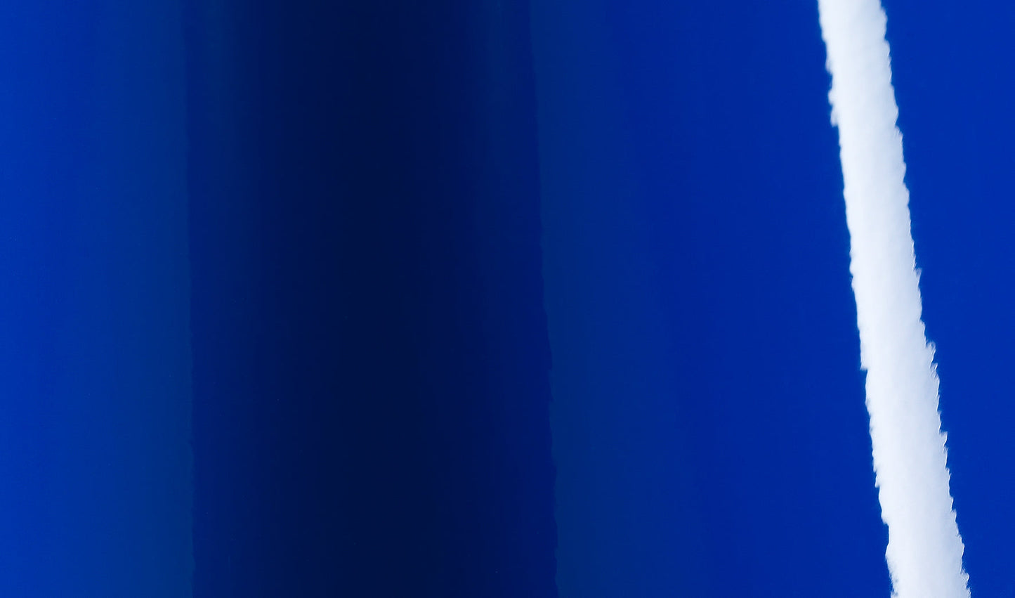 Avery Dennison® SW900 Series Supreme Wrapping Film™ Gloss Dark Blue
