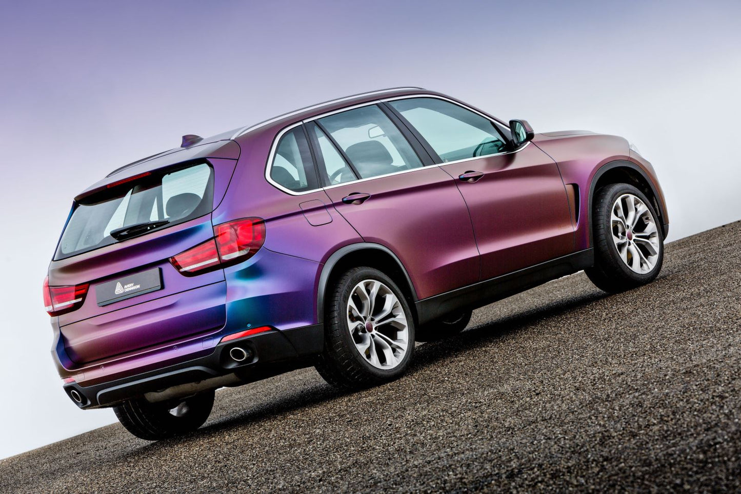 Avery Dennison® SW900 Series Supreme Wrapping Film™ Gloss Rushing Riptide