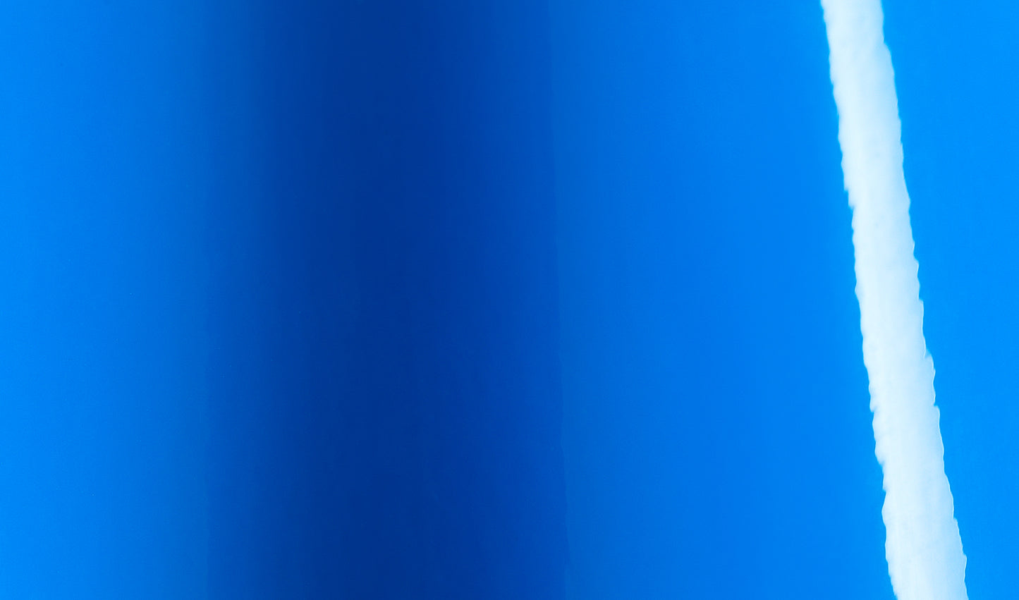 Avery Dennison® SW900 Series Supreme Wrapping Film™ Gloss Intense Blue (SW900-667-O)