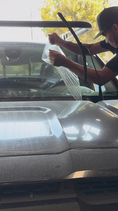 Material superelástico Windshield Skin® a granel de 48" x 50'